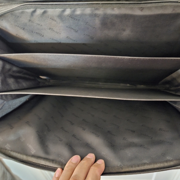 LEATHER LAPTOP BAG BLACK - Picture 12 of 13